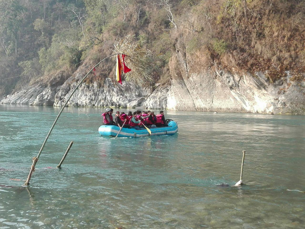 देवघाटको पुलबाट हामफालेर एकजना बेपत्ता